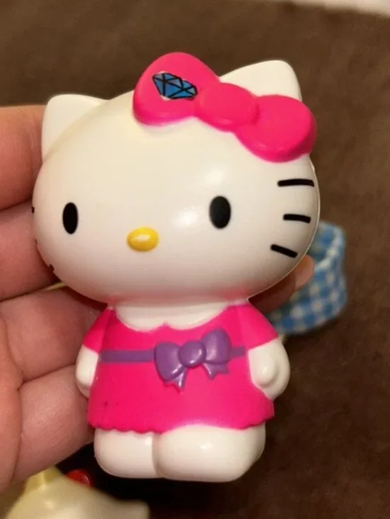 Hello Kitty Collectible Figurine Bundle Set - Picture 7 of 7